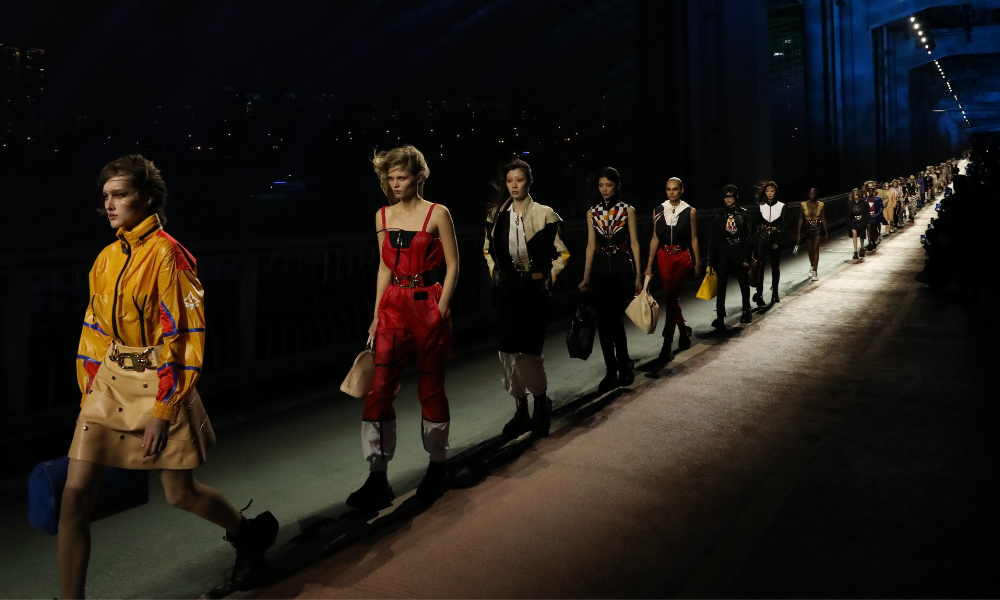 LOUIS VUITTON'S PRE-FALL 2023 COLLECTION SHOWCASED IN SEOUL CELEBRATES THE  ART OF MOTION. - Buro 24/7