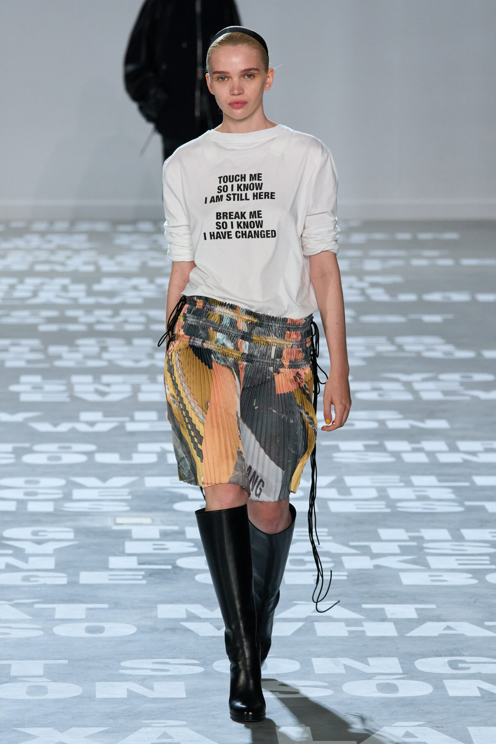 Peter Do đem thơ Việt vào BST của Helmut Lang tại New York Fashion Week!