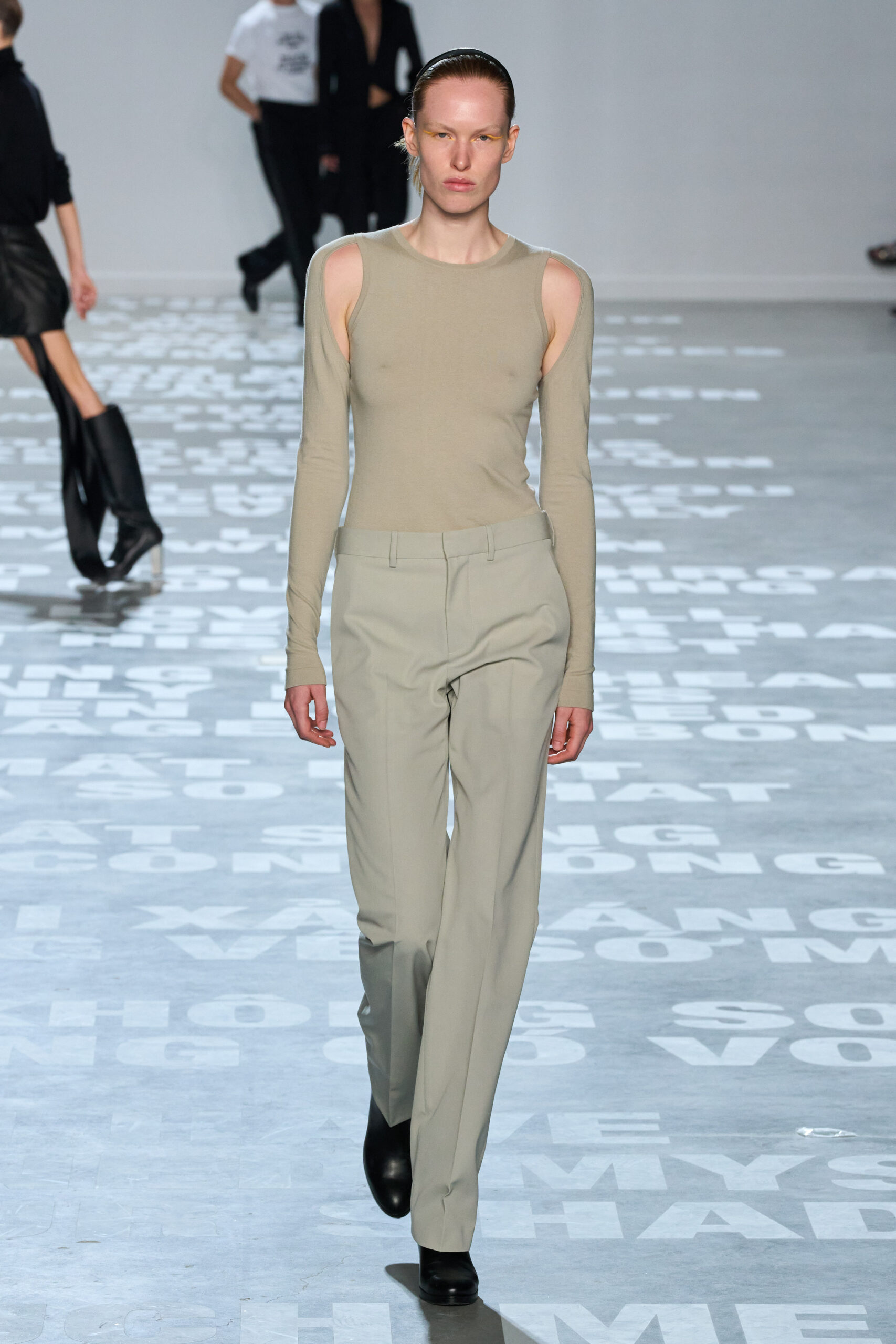 Peter Do đem thơ Việt vào BST của Helmut Lang tại New York Fashion Week!