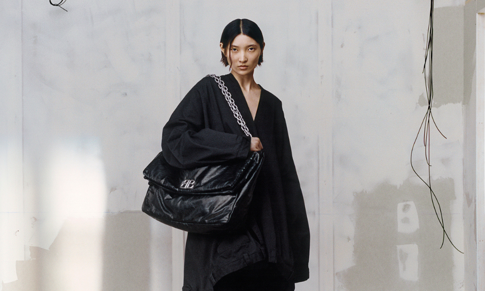 Balenciaga reinvents an iconic handbag design - Buro 24/7