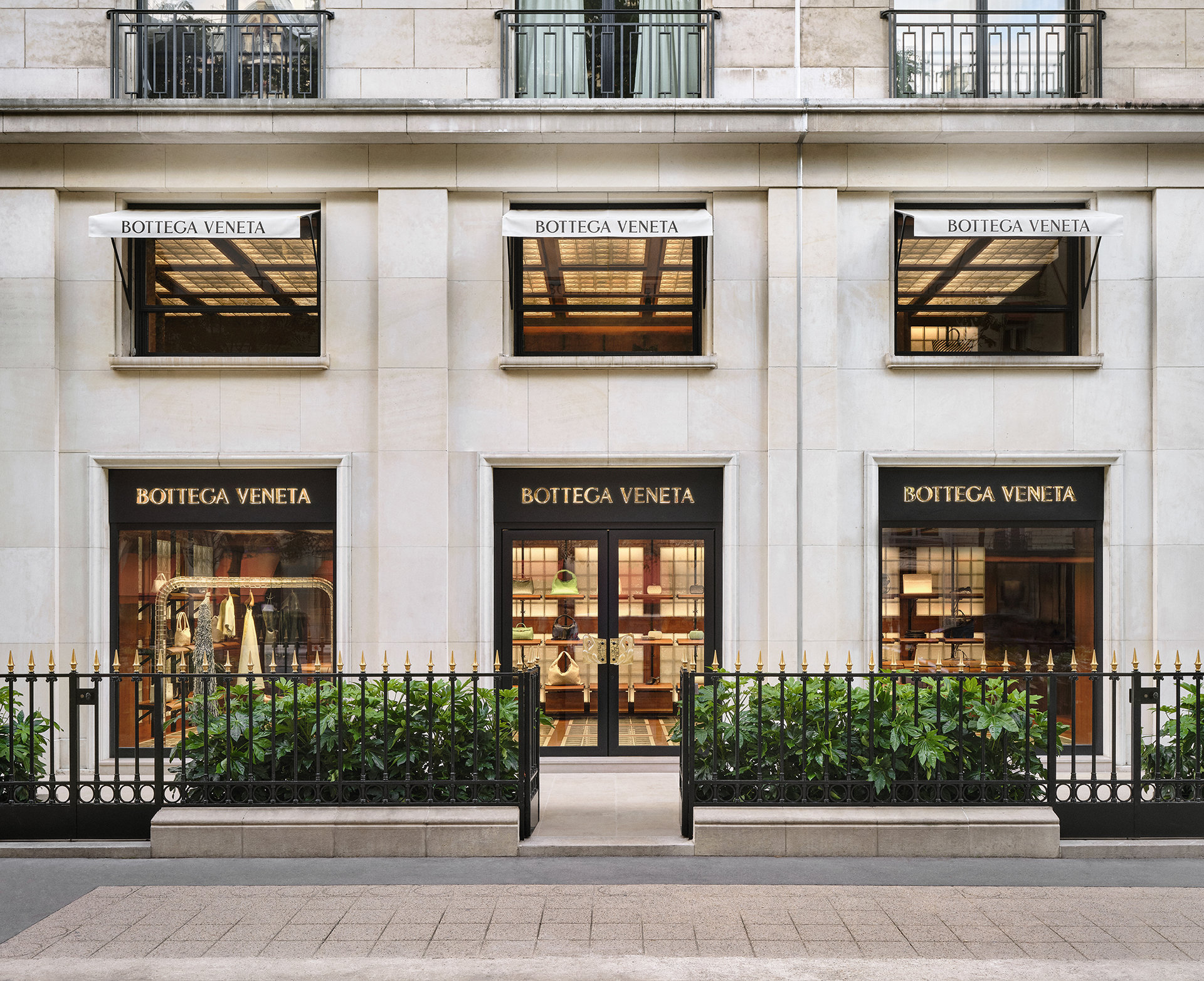 PARIS - SEPTEMBER 24: Facade Of Louis Vuitton Flagship Store Along