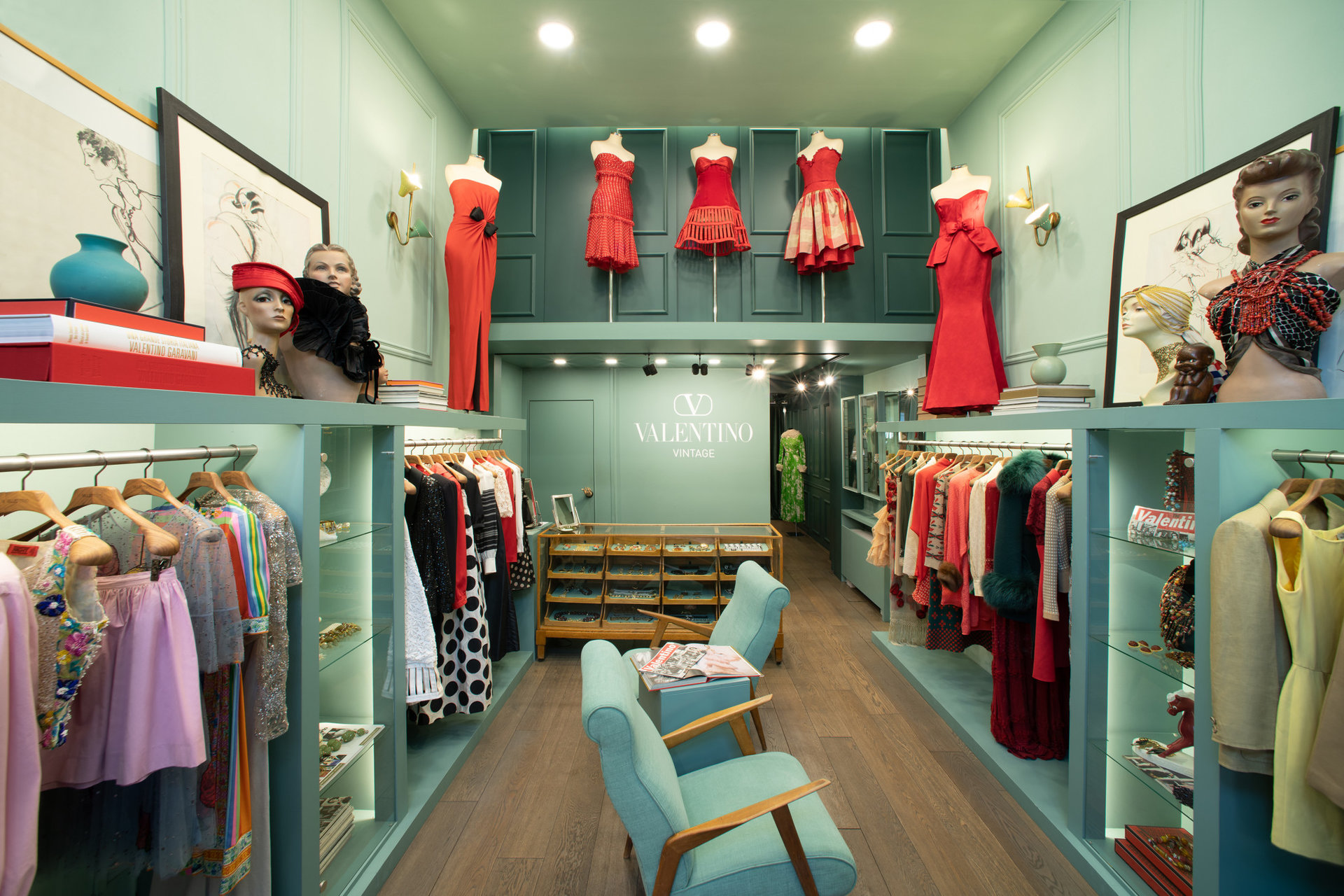 VALENTINO VINTAGE BRINGS SECOND HAND LUXURY PIECES TO VINTAGE SHOPS AROUND  THE WORLD - Mission