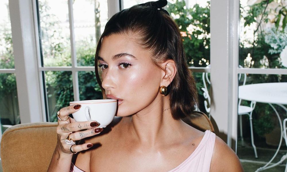 button earrings trend