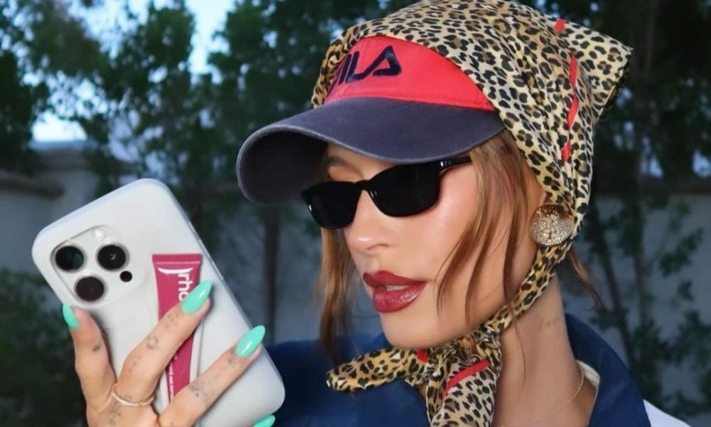 baseball hat and scarf trend