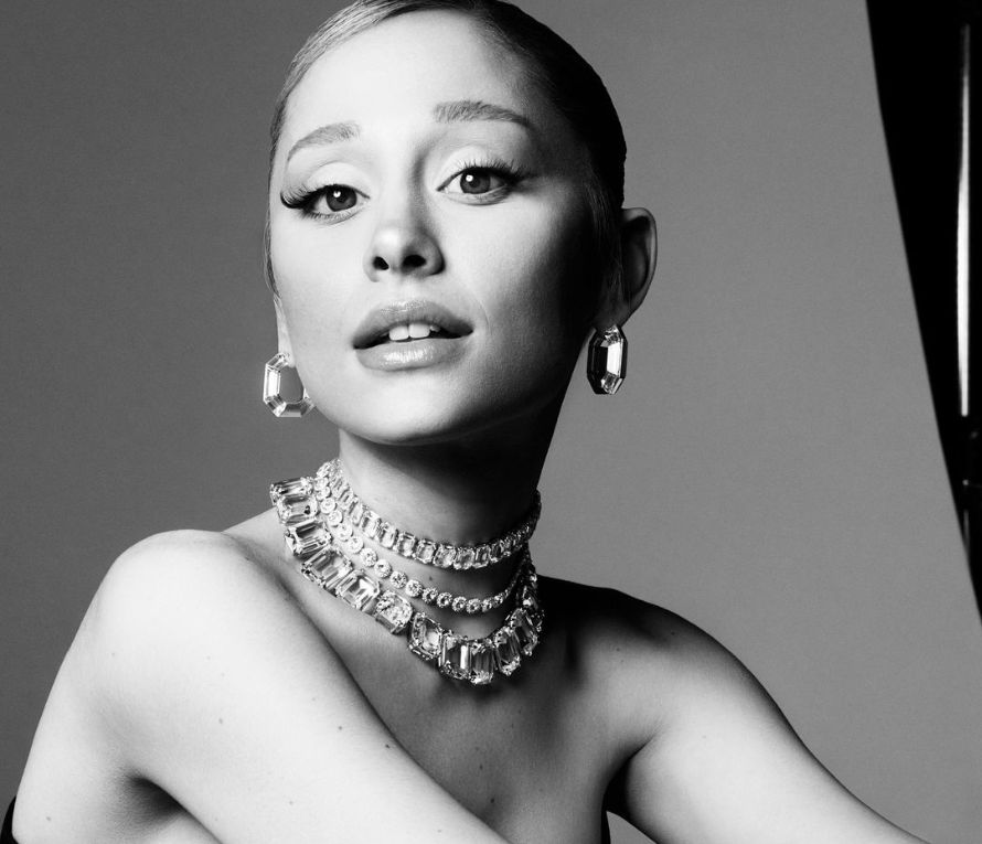 weekly news Ariana grande Swarovski
