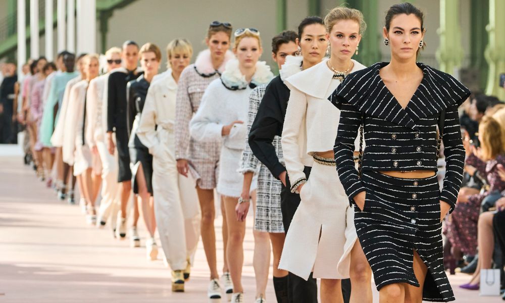 CHANEL　Dior　Beauty　13点 Fall 2011 Couture Beauty: Chanel, Dior, Armani & Valentino