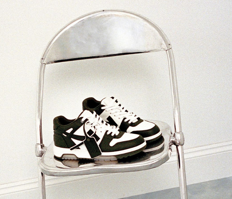 LVMH SELLS OFF-WHITE