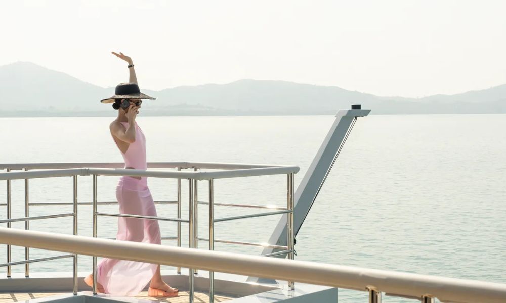 white lotus fashion