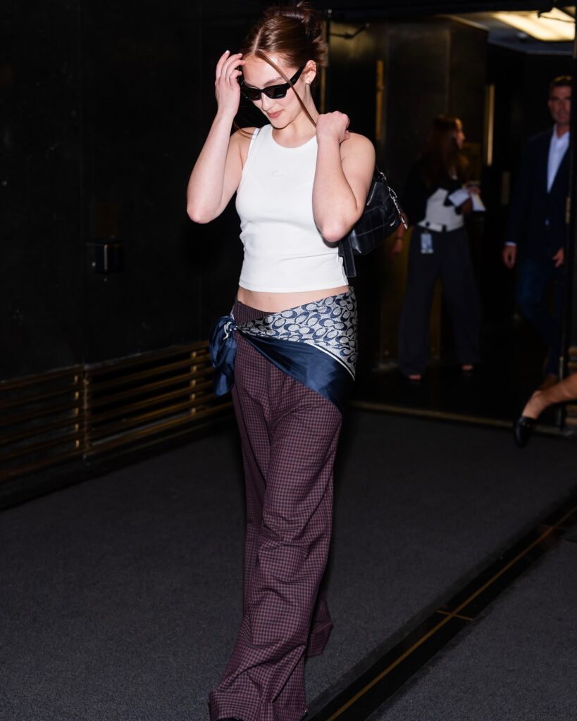 scarf trend summer 2025