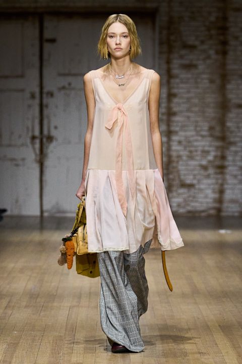 fall/winter 2025 trends dress on pants