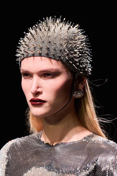 fall/winter 2025 trends blingy headwear