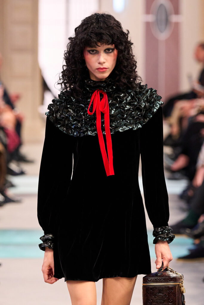 fall winter 2025 trends collars