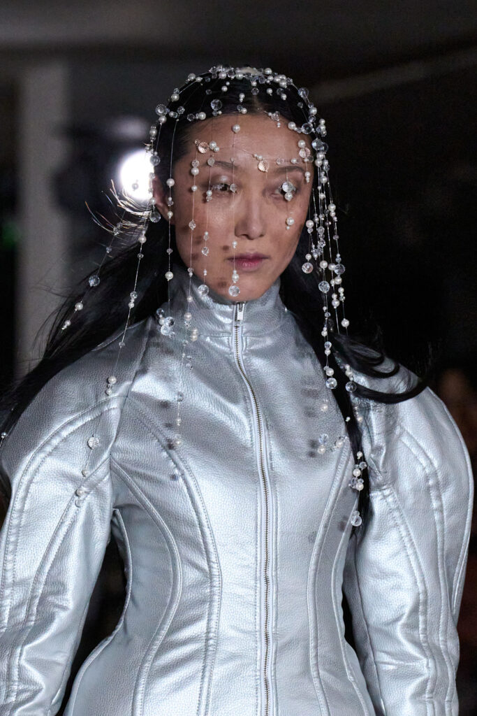 fall/winter 2025 trends blingy headwear