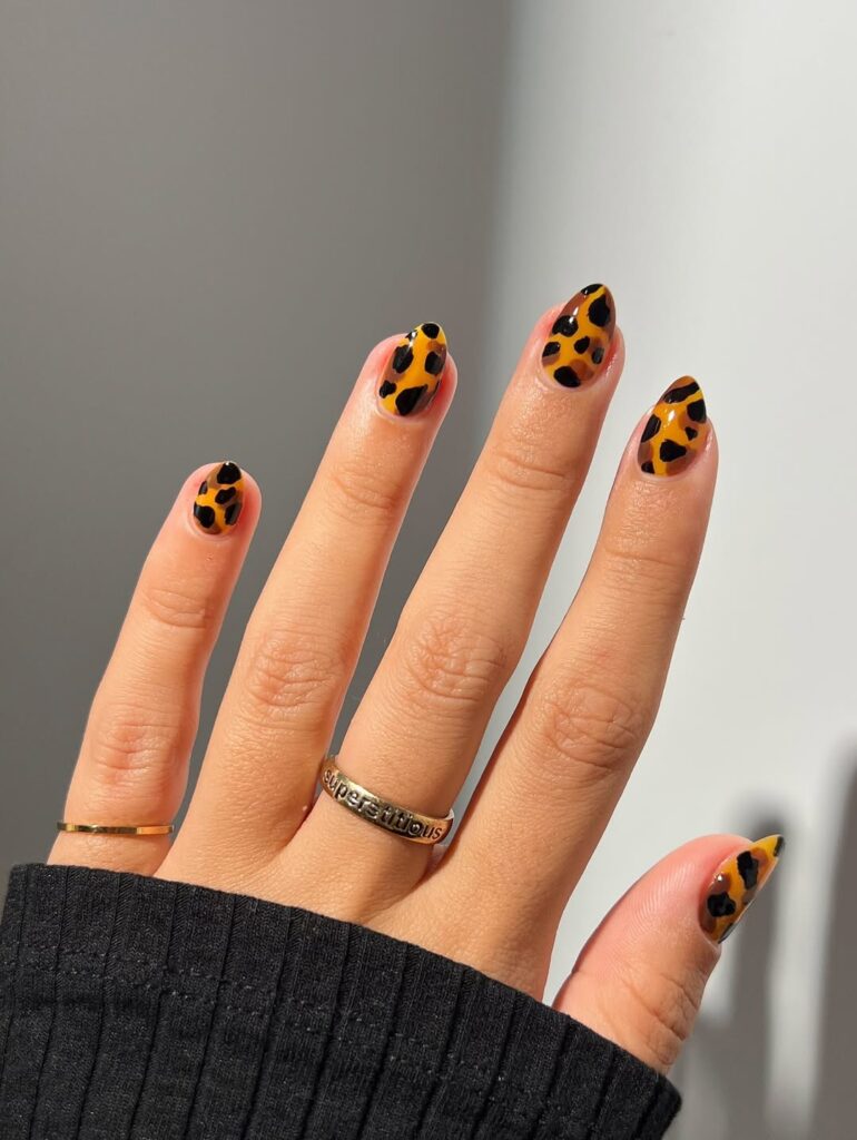 fall manicure trends 2025