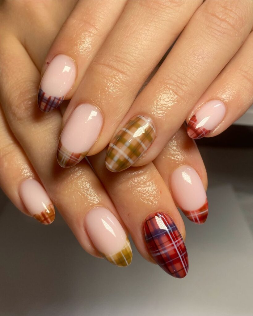 PLAID NAILS