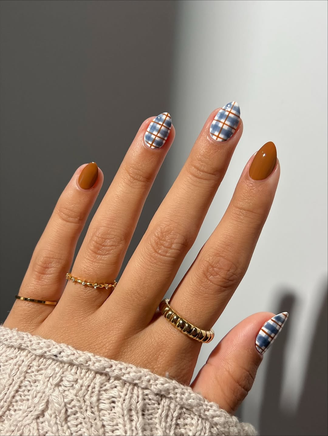 PLAID NAILS