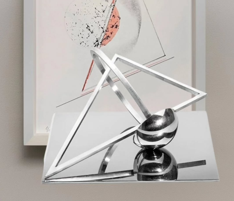 Принцесса, которая превращает сталь в поэзию: беседа с Габриэлой фон Габсбург.