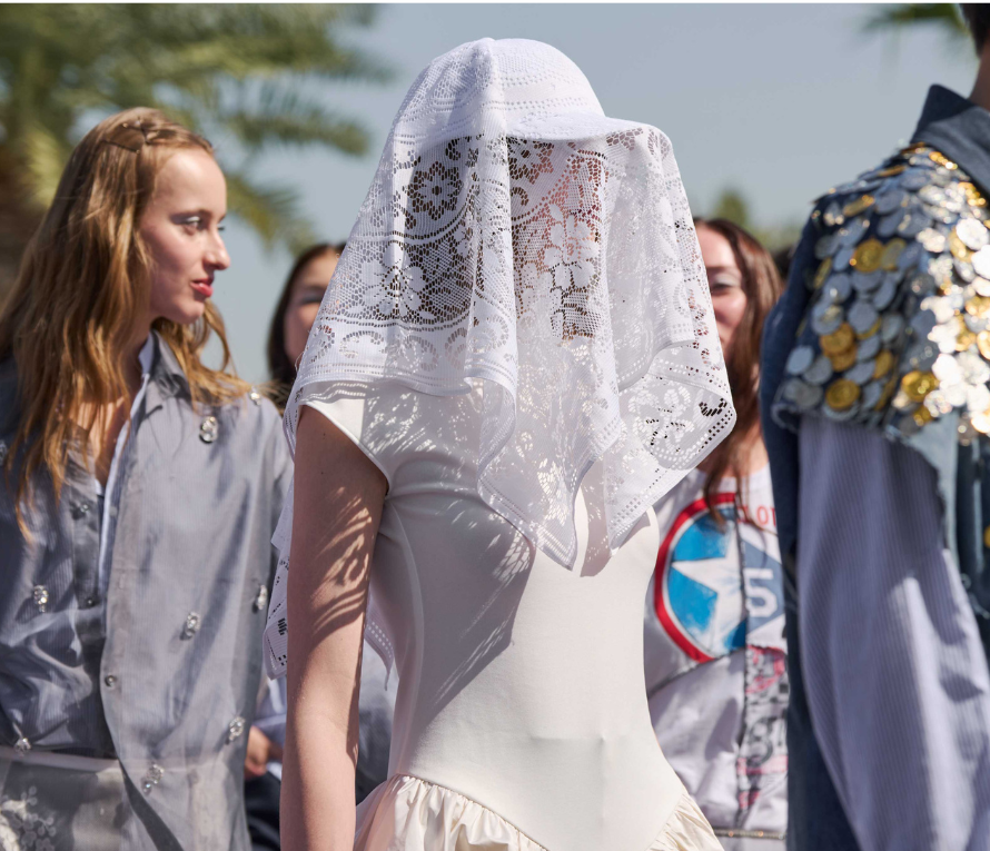 EMERGENCY ROOM AND TIMBERLAND TURN A TEXT MESSAGE INTO A RUNWAY.